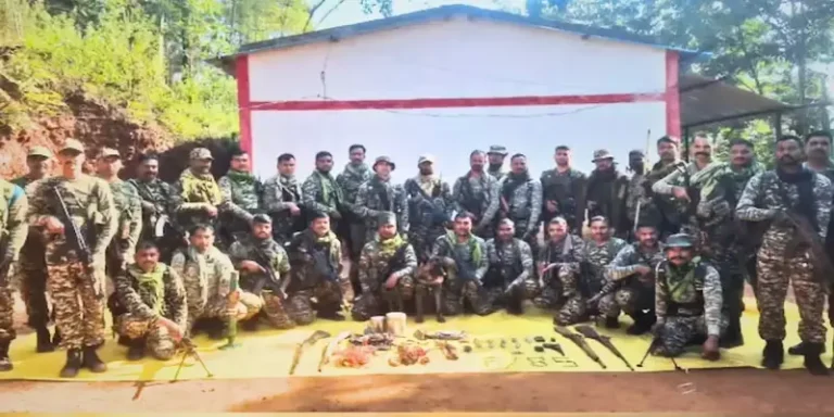 Bijapur Naxal News : बीजापुर में सुरक्षा बलों को मिली बड़ी सफलता, नक्सलियों के छिपाए हथियार और विस्फोटक बरामद