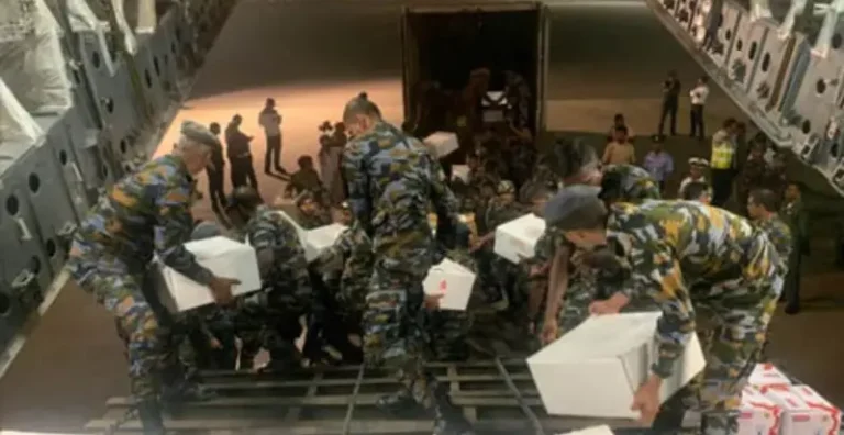 चक्रवात प्रभावित श्रीलंका को भारत की बड़ी मदद: भेजीं सचल पुल प्रणाली और जलशोधन इकाइयां