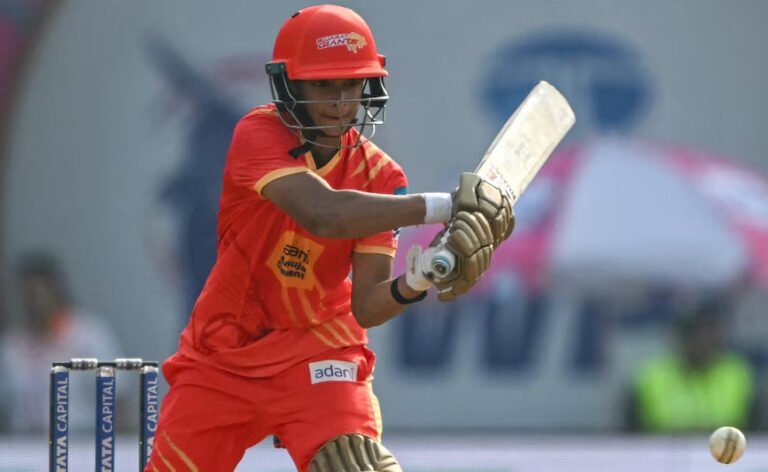 कौन हैं अनुष्का शर्मा? जिन्होंने WPL डेब्यू पर बल्ले से काटा गदर